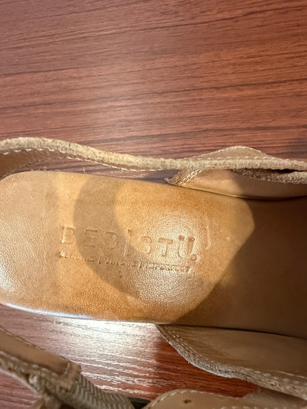 Bed Stu Women’s Tan Leather Clog Sandals with Slingback Strap - Picture 3 of 4